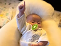 「これはなんのポーズなんでしょうか」中川翔子、息子の姿に笑い止まらず「天上天下唯我独尊に近い」