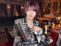 「この足はなんだ...？」男性アイドル、心霊写真？ が話題。「そんなハッキリ見える事ある？」