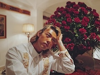 「勝男からのギャップエグい」竹内涼真の金髪ハーフアップ姿に「色気爆発」「王子様」の声