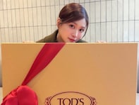 「箱でか!!」めるる、高級ブランドからの巨大プレゼントを開封！ 「プレゼント開ける子どもみたい」