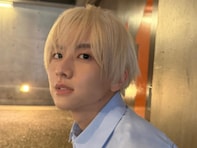 「メロいぃ…！！」板垣李光人、イメチェンショットにファン歓喜！「金髪までお似合いになられるとは」