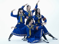 「息を呑む美しさよ。。」新しい学校のリーダーズ、“進化”した新衣装を披露！「アートだ」「惚れる」