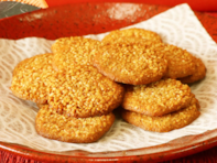 職場で配りたい「滋賀県のお土産」ランキング！ 2位「琵琶湖のえび煎餅」を抑えた1位は？ 【2025年調査】