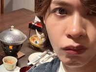 「い、いじめ…」上田竜也、“まさかの1人飯”「クリぼっち」に「マジか！！！誰か行ったって！」の声