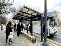 バス車内でお茶をぐびぐび……だけじゃない、海外旅行で「日本人」がやらかす笑えないマナー違反