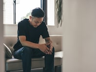 39歳男性、年収350万円、都内在住。両親との実家暮らしで「母親には言えない秘密」とは