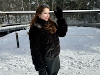 2代目バチェロレッテ、恋人とのラブラブ乗馬ショット公開「ハイブランドの広告かしら」「ステキなお二人」