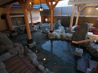 【茨城県の人気スーパー銭湯】「極楽湯 水戸店」は種類豊富なお風呂が自慢。高温サウナでしっかりととのえる