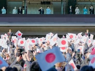 悠仁さま、8万人の群衆に紛れ…12歳で「お忍び参賀」していた。ベランダではなく“国民の側”に立った日