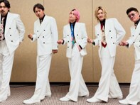 佐久間大介、白スーツ全身ショットに「お顔が小さすぎる」「等身がまじ神」の声！ 「体調も良くなった感じ」