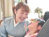 「40歳!?」柳原可奈子、誕生日祝いで脳性まひの長女＆次女とアフタヌーンティーへ！「子供達優しいね」