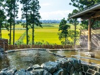 【茨城県の人気スーパー銭湯】「ひたちなか温泉 喜楽里別邸」は静かに大人の休息を楽しめる施設。源泉かけ流しの露天風呂でリラックス