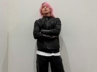 「本当に舘さんに似てきたね」佐久間大介、全身レザーコーデに反響！ 「治安悪いかんじがイイ」