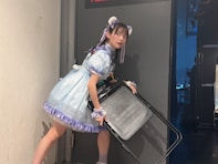 「目がガチ︎」人気女性声優、パイプ椅子持って殴り込み!? 「狂気を感じる怖さ」「場外乱闘の気配…！」