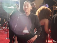 「眩しいです」安藤サクラ、グラミー賞会場でのスーツ姿＆映画監督の姉との2ショット！ 「かっこよすぎ」