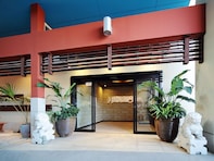 【埼玉県の人気日帰り温泉】「天然温泉 花咲の湯」はアジアンリゾート気分を味わえる癒やしの施設。源泉かけ流しの天然温泉でリラックス