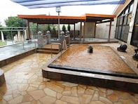 【大阪府の人気スーパー銭湯・温泉】「天然温泉 スパリフレ」は濃厚な金泉でしっかり温まる。サウナも3種類と充実