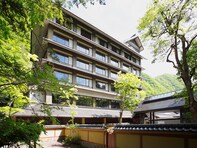 【楽天トラベルセール】「湯西川温泉 彩り湯かしき 花と華」が特別価格で登場中