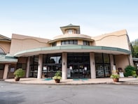 【埼玉県の人気日帰り温泉】「天然温泉 花鳥風月」は“豚のテーマパーク”に隣接する癒やしのリゾート施設。露天風呂でリラックス