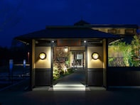 【兵庫県の人気スーパー銭湯】「天然湧湯 吟湯 湯治聚落」は和モダンな空間が魅力の施設。高濃度炭酸泉でリラックス