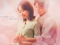 玉木宏の妻・木南晴夏、高杉真宙からバックハグ？ 「左手薬指に指輪が見えるのが気になりますが、、、」