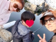 「やっぱ釣りって最高」杉浦太陽＆辻希美、子どもたちとのプライベートショット公開！ 「ピクニック気分」