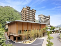 【福島県の人気ホテル】「磐梯熱海温泉 ホテル華の湯」は30種類の湯巡りと創作ビュッフェが魅力