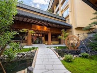 【福島県の人気ホテル】「土湯温泉 ホテル山水荘」は荒川の滝を望む絶景露天風呂が自慢の宿