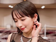 「目が釘付けに」吉岡里帆、ショートヘアの黒ドレス姿を披露！ 「可愛すぎて声出ました」「芸術的美女」