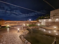 【兵庫県の人気日帰り温泉】「神戸天空温泉『銀河の湯』」は地下1200mから湧き出る天然温泉を楽しめる施設。大露天風呂でリラックス