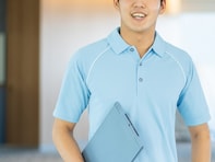 「親にお金を多く渡したい」44歳の介護士男性、年収350万円、貯金1000万円。実家暮らしの理由は