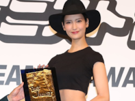 ジーンズが似合うと思う「ベストジーニスト歴代女性受賞者」ランキング！ 2位「菜々緒」、では1位は？