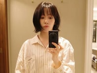 「実は、28歳になってました」宮脇咲良、誕生日にパジャマ姿＆美脚を公開「28才とは思えない可愛さ」