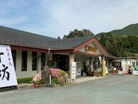 【福岡県の人気スーパー銭湯】「まむしの湯」は弘法大師ゆかりの薬水が自慢の施設。多彩な湯船でリラックス