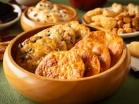 話のネタになりそうな「山形県のお土産」ランキング！ 2位「からからせんべい」を抑えた1位は？【2026年調査】