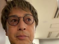 「やっぱり男前ですねー！」チュートリアル徳井、金髪にイメチェン！ 「ますます、イケおじ」