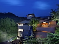 【山形県の人気ホテル】「銀山温泉 仙峡の宿 銀山荘」は絶景の露天寝湯と大正浪漫を満喫できる宿