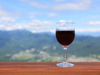 ワインが魅力的だと思う都道府県ランキング！ 2位「長野県」を抑えた1位は？【2026年調査】