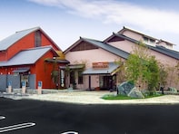 【佐賀県の人気日帰り温泉】「山茶花の湯」は脊振山脈と佐賀平野を一望できる施設。絶景の露天風呂でリラックス