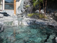 【神奈川県の人気日帰り温泉】「ゆとろ嵯峨沢の湯」は良質な自家源泉が自慢の施設。2種類の湯を日替わりで楽しめる