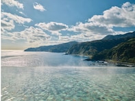 【静岡県の人気日帰り温泉】「赤沢日帰り温泉館」は太平洋を一望できる絶景露天風呂が魅力の施設。天然温泉と充実のラウンジでリラックス