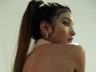 「全力で自分を信じて、、生きる！」ローラ、美背中際立つ姿を披露「クレオパトラの生まれ変わりでは」