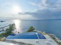 【和歌山県の人気ホテル】「SHIRAHAMA KEY TERRACE HOTEL SEAMORE」は絶景のインフィニティ足湯が魅力