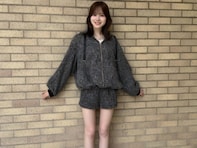 「これはモテちゃうやつ！」本田紗来、“大学コーデ”で美脚を披露！「スタイル良すぎでしょぉぉぉ！」
