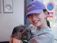 木村拓哉＆工藤静香の長女・Cocomi、愛犬とカフェでくつろぐ散歩ショットや見事な“ハイタッチ”を披露！