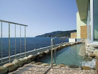 【福井県の人気日帰り温泉】「露天風呂 漁火」は日本海の絶景に癒される施設。開放感抜群の露天風呂でリラックス