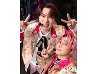 「え？ ほんとに34歳？」佐久間大介、深澤辰哉の誕生日を全力お祝い！ 「かわいいツーショット」「我得です」