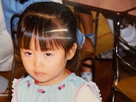 「常時不機嫌なのわろたwww」イコラブ大谷映美里、幼少期写真を公開！ 「笑ってない」「強い意志を感じる」