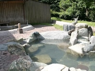【高知県の人気日帰り温泉】「雲の上の温泉」は四万十川の源流域に位置する施設。源泉かけ流しの温泉でリラックス