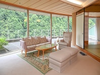 【楽天トラベル売れ筋1位】富山県「宇奈月温泉の老舗旅館 延対寺荘」は黒部峡谷を望む絶景露天風呂の宿【5月14日】